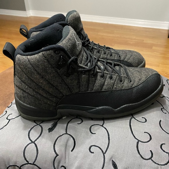Air Jordan 12 wool and leather materials - Picture 2 of 7